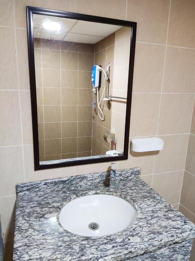 Jojo Homestay Tiara Residence Десару Екстер'єр фото