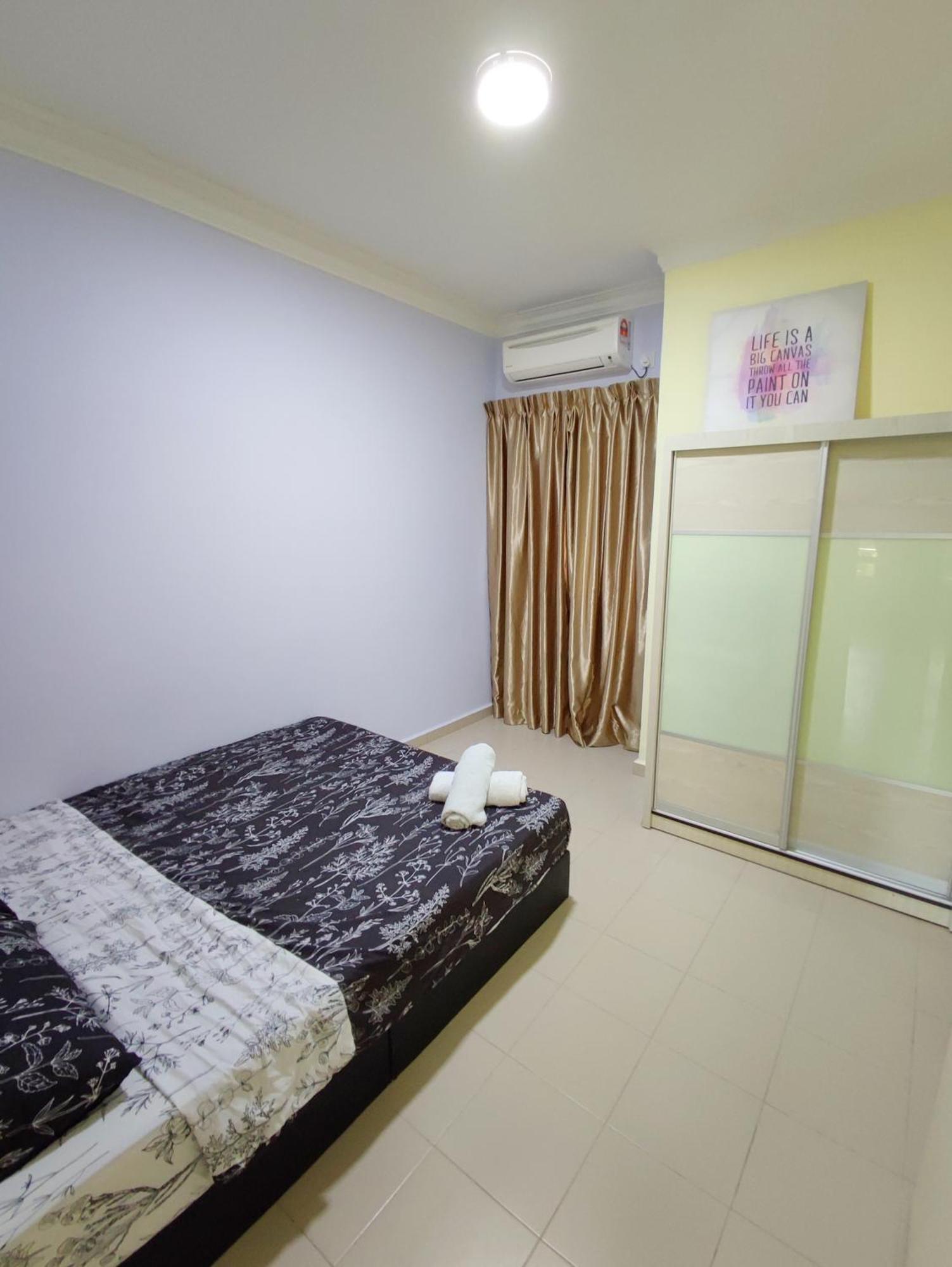 Jojo Homestay Tiara Residence Десару Екстер'єр фото