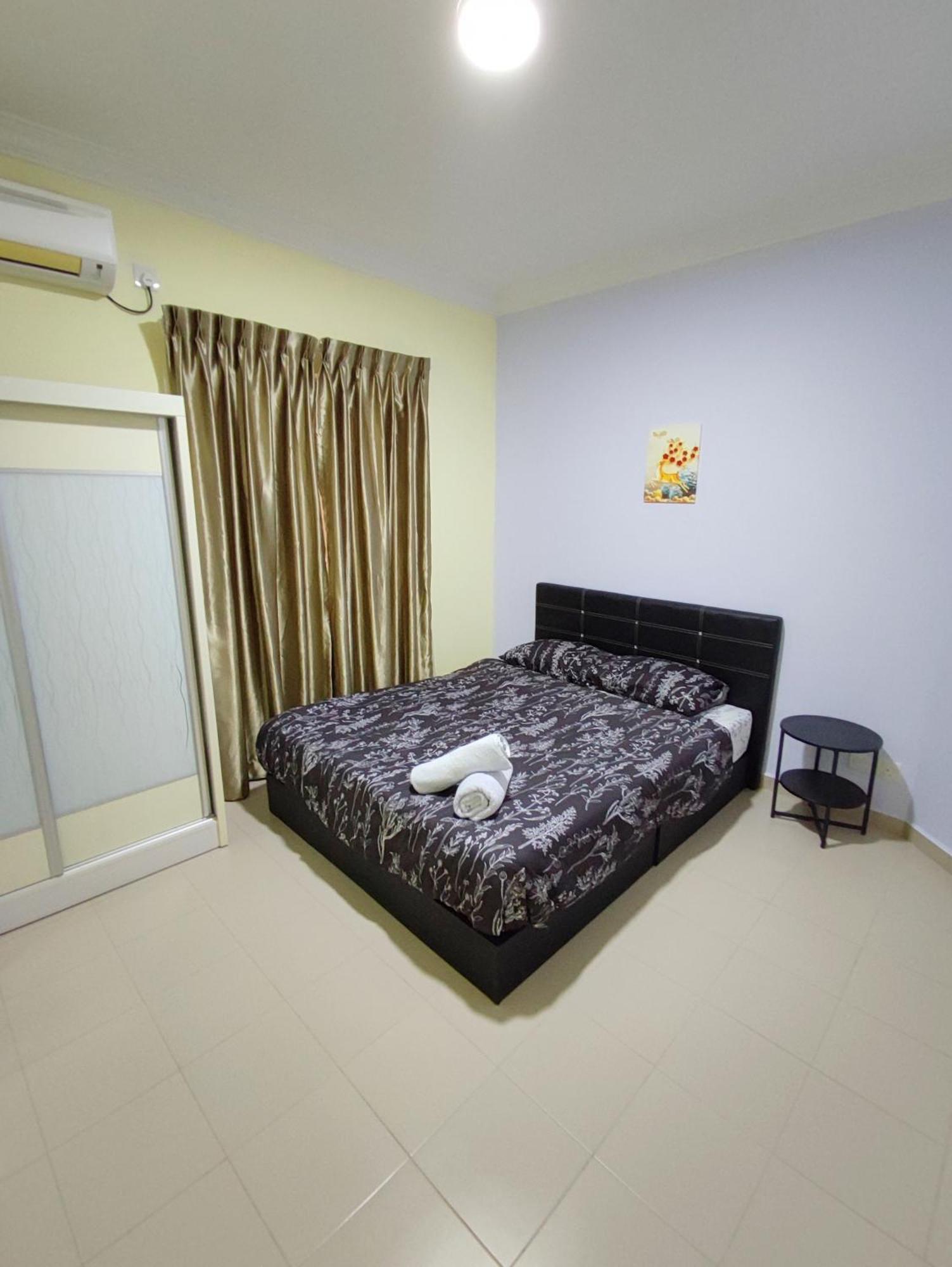 Jojo Homestay Tiara Residence Десару Екстер'єр фото