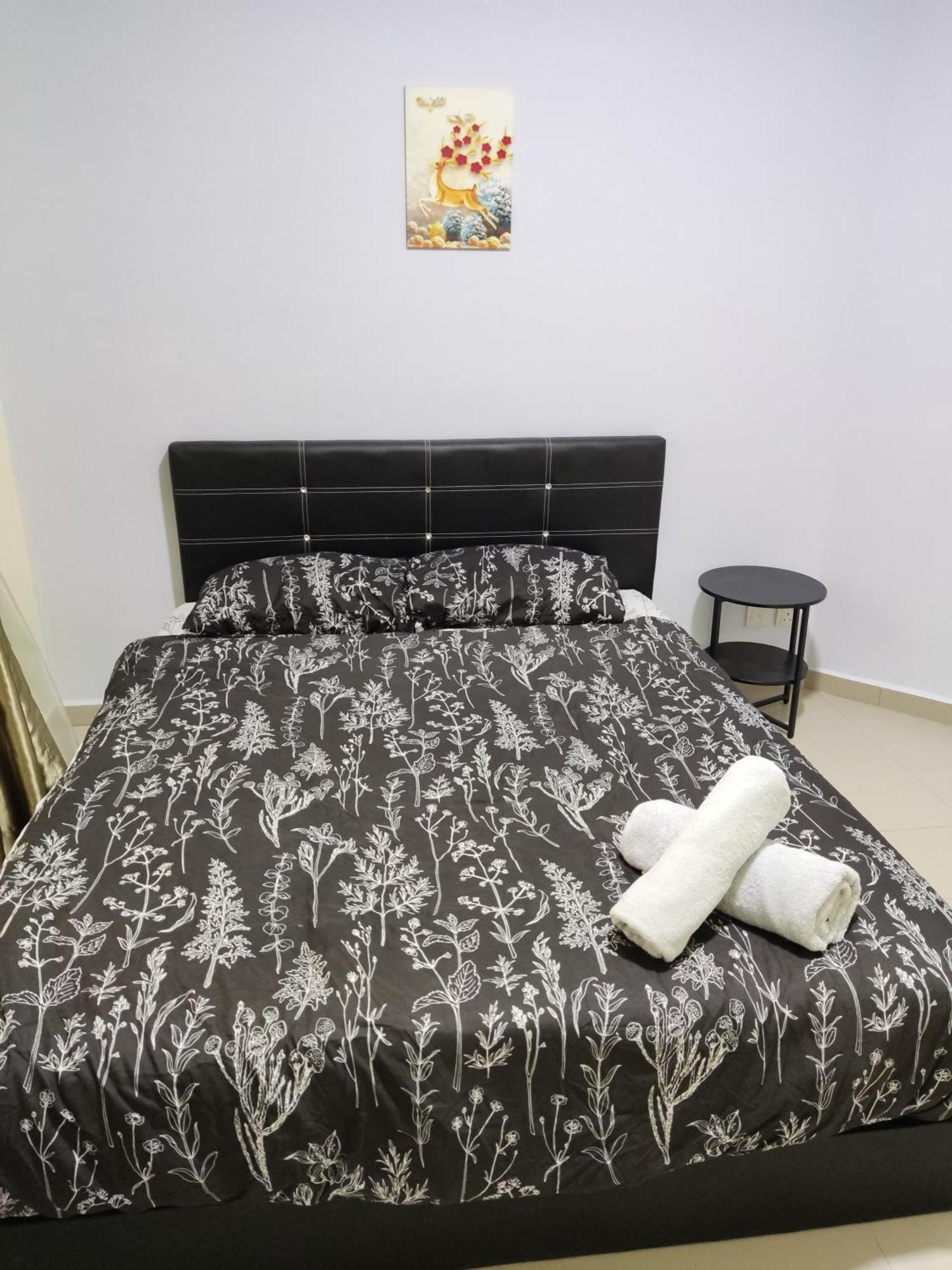 Jojo Homestay Tiara Residence Десару Екстер'єр фото